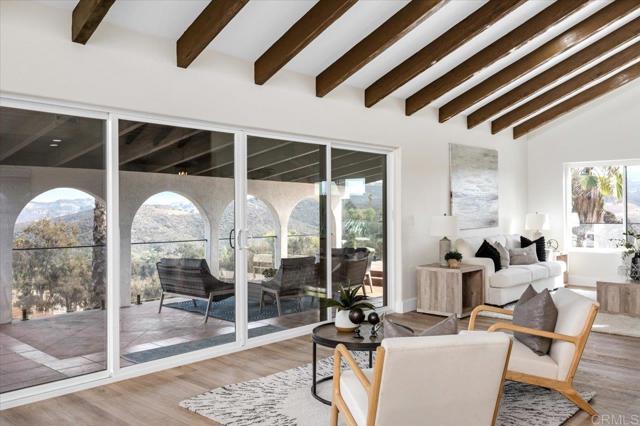 Detail Gallery Image 18 of 58 For 2918 Fairview Dr, Vista,  CA 92084 - 4 Beds | 3 Baths