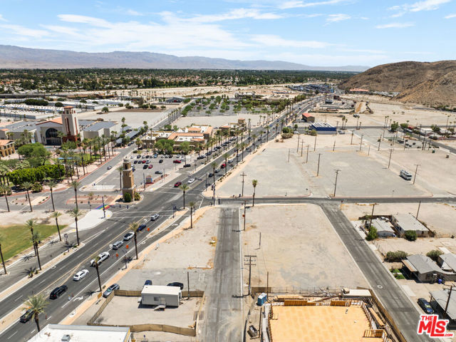 68599 E Palm Canyon Dr., Cathedral City CA: https://media.crmls.org/mediaz/1d35847b-a6e9-4ac2-86fa-34de387c8073.jpg