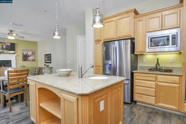 2593 Camel Back Rd, Brentwood CA: https://media.crmls.org/mediaz/1d35e228-015b-4ddd-bcc4-11d909291e9d.jpg
