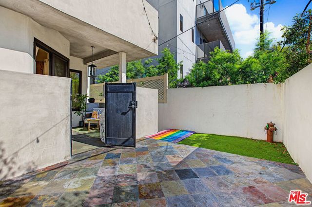 839 Larrabee Street, 2 photo 32