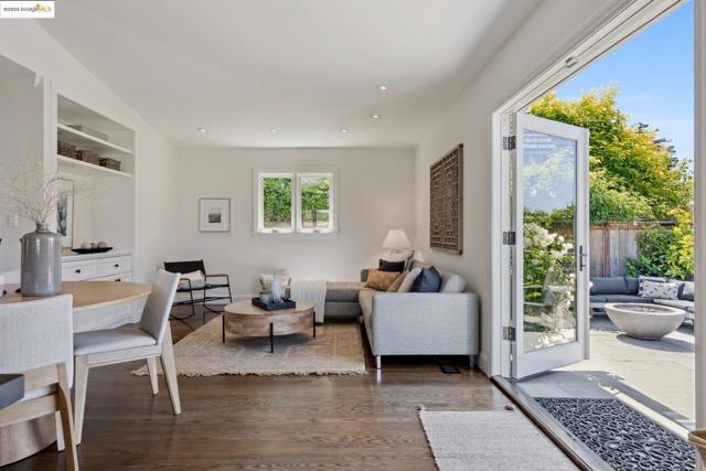 412 Scenic Avenue, Piedmont CA: https://media.crmls.org/mediaz/1d36b390-51c1-4f43-ab18-b3472b1e57b8.jpg