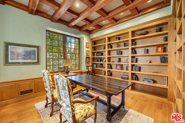 25127 Jim Bridger Road, Hidden Hills CA: https://media.crmls.org/mediaz/1d37ad18-7358-4085-a3c9-f39da55dfc78.jpg