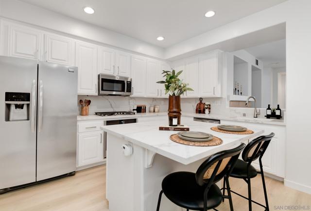 7895 Via Montebello, San Diego CA: https://media.crmls.org/mediaz/1d37b72c-c9e3-405c-87ba-83152d0dfd2c.jpg