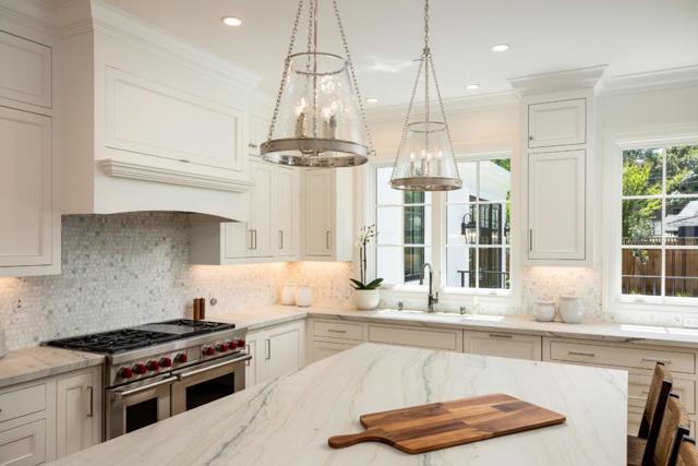 1310 Bay Laurel Drive, Menlo Park CA: https://media.crmls.org/mediaz/1d386f57-c2d6-437e-b361-39c9674650b0.jpg