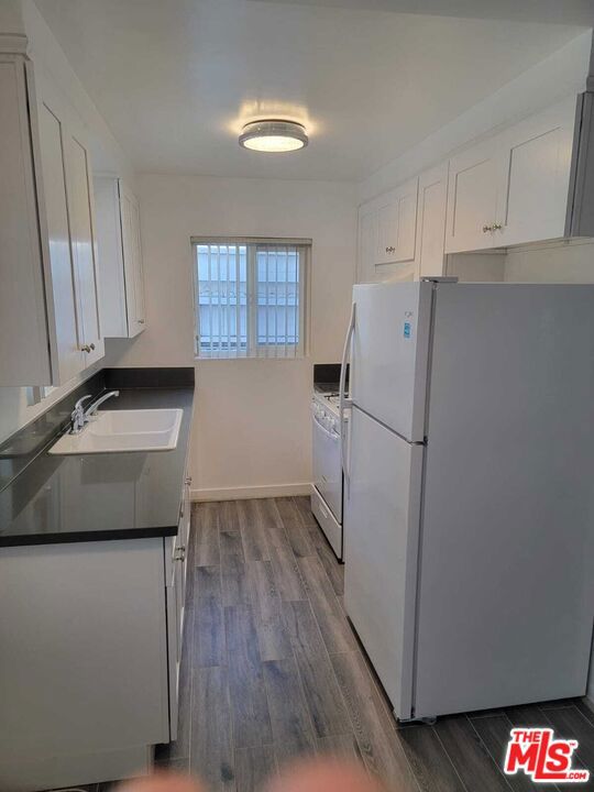 10717 Bloomfield Street photo 5