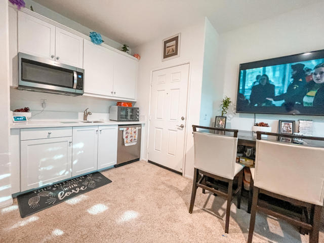 Image 39 of 48 For 44644 Melkesian Boulevard