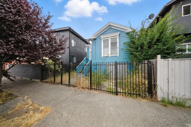 943 26th Street, Oakland CA: https://media.crmls.org/mediaz/1d39727b-ab99-447c-93d7-cdd8e6951f70.jpg
