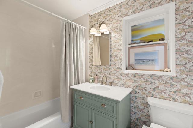 315 Mira Monte, La Jolla CA: https://media.crmls.org/mediaz/1d39bb00-8314-453b-89ee-c8aba50dd826.jpg