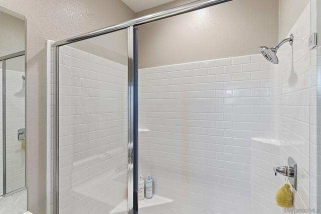 4382 Pacifica Way, Oceanside CA: https://media.crmls.org/mediaz/1d39be2e-75c1-4ff2-85e9-83457fe7cda8.jpg