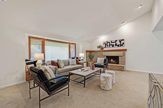 1068 Concord St, Pleasanton CA: https://media.crmls.org/mediaz/1d39f0a3-0fef-45f8-8318-425728d180c6.jpg