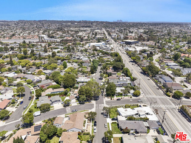 7801 Flight Avenue, Los Angeles CA: https://media.crmls.org/mediaz/1d3a1623-f342-40ee-8432-b62231b52d44.jpg