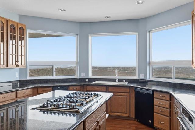 Detail Gallery Image 9 of 75 For 3035 Millar Ranch Rd, Spring Valley,  CA 91978 - 4 Beds | 3/1 Baths