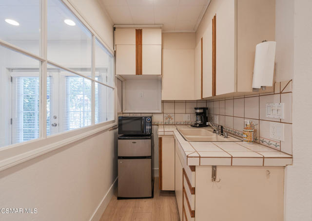 4524 Greengate Court, Westlake Village CA: https://media.crmls.org/mediaz/1d3afcf6-b528-4e69-b1a9-ebf53b7a30d1.jpg