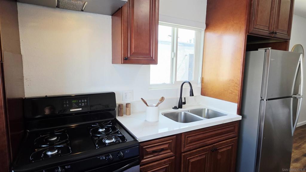 MLS #250032598SD image #9