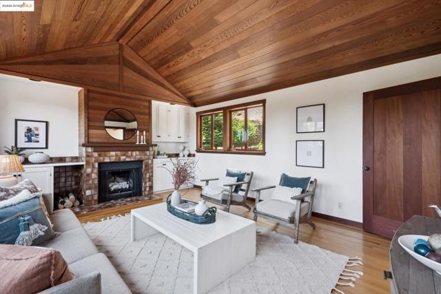 737 Woodhaven Rd, Berkeley CA: https://media.crmls.org/mediaz/1d3c44c6-7e36-4fb6-9302-1350e32c581e.jpg