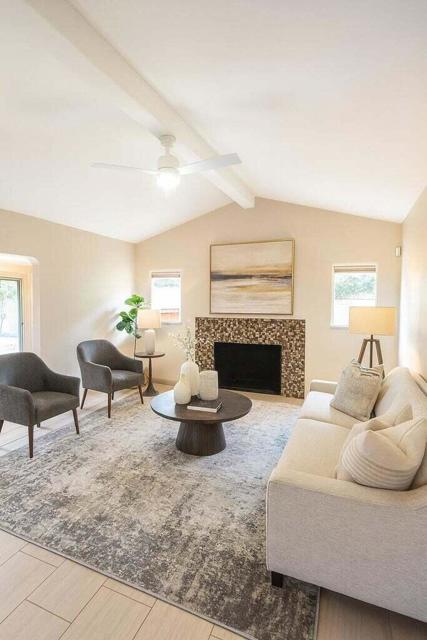 610 S Camino Real, Palm Springs CA: https://media.crmls.org/mediaz/1d3d6e6d-da95-478d-9feb-c7384987ae51.jpg