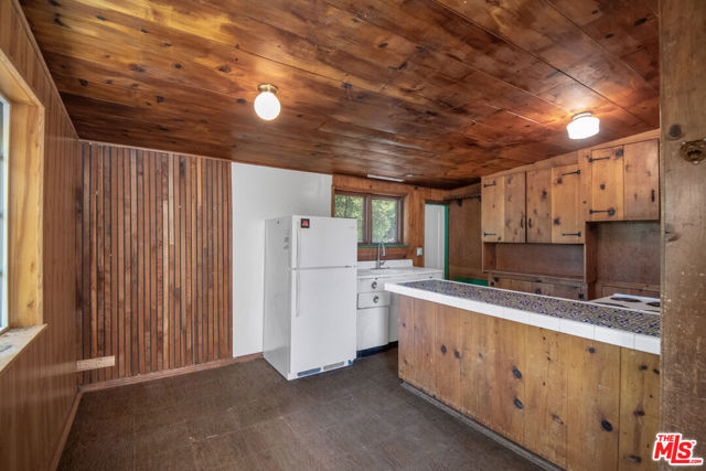 19777 Grand View Drive photo 6