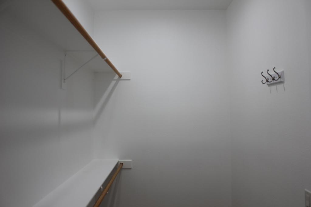 https://media.crmls.org/mediaz/1d3e9972-d44d-4134-88d4-67154b02c6f3.jpg?preset=X-Large