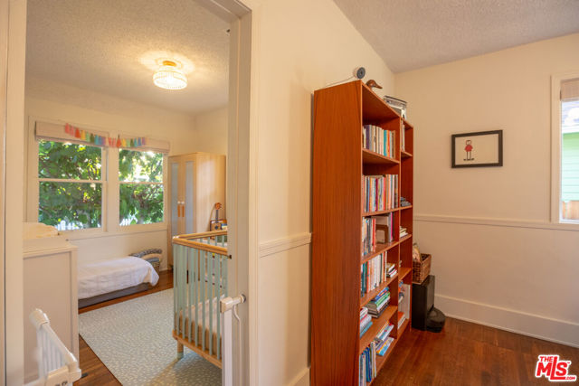 732 N Toledo Walk, Long Beach CA: https://media.crmls.org/mediaz/1d3fabf1-0af4-4fc7-bec5-7995a793fd2a.jpg