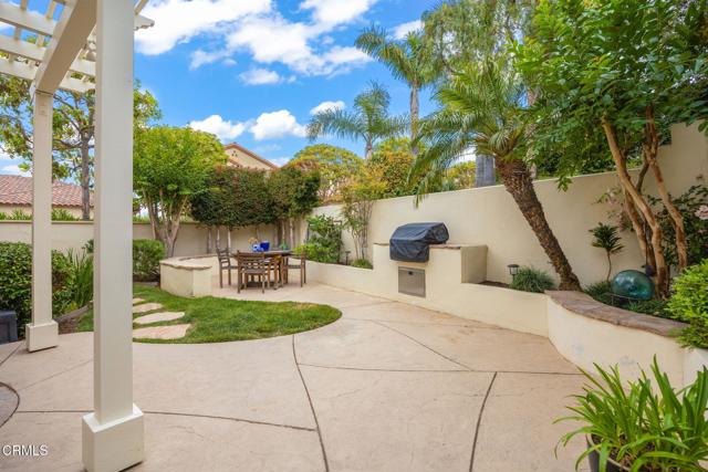 985 Corte Augusta, Camarillo CA: https://media.crmls.org/mediaz/1d40523c-46dc-418c-a327-62cca1ccfd6c.jpg