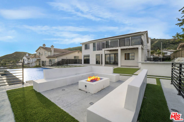 17764 Sidwell Street, Granada Hills CA: https://media.crmls.org/mediaz/1d4066c3-3dd4-4162-9887-fc34161fe8fa.jpg
