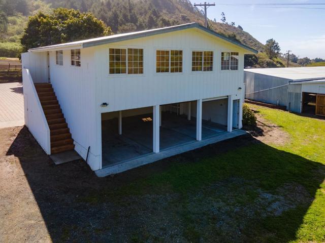 840 Frenchmans Creek Road, Half Moon Bay CA: https://media.crmls.org/mediaz/1d40b57f-8869-42bd-ba9a-8f912e202a36.jpg