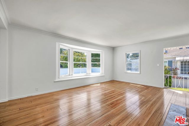 1229 Smithwood Drive, Los Angeles CA: https://media.crmls.org/mediaz/1d40b644-8a45-4f65-a944-f78dd7c6008e.jpg