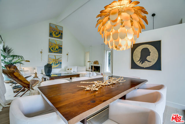 4101 Tarrybrae Terrace, Tarzana CA: https://media.crmls.org/mediaz/1d4112cd-3805-41a1-8bbd-fc9a71fefeec.jpg