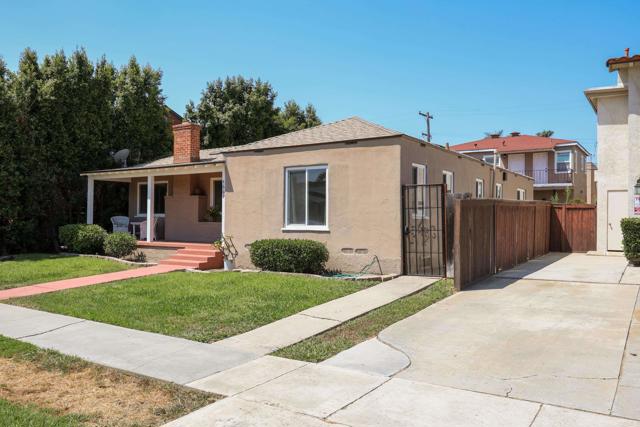 4662 4664 Bancroft, San Diego CA: https://media.crmls.org/mediaz/1d41284e-f514-43d7-9fd7-04aba410214c.jpg
