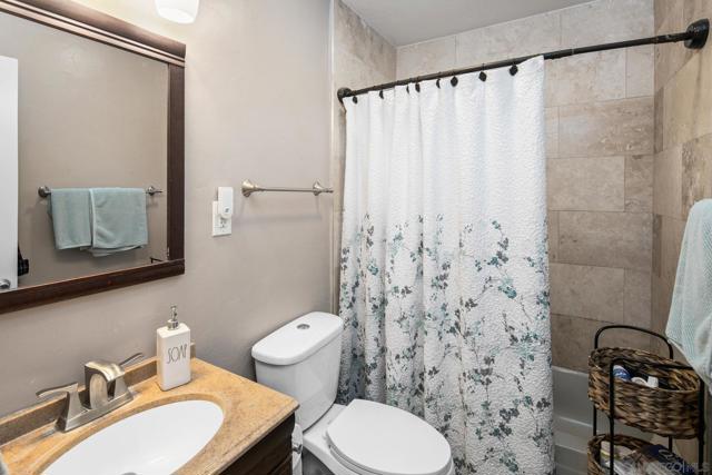 750 Mission Ave, Chula Vista CA: https://media.crmls.org/mediaz/1d413647-4d53-4676-b223-fdea54696fca.jpg