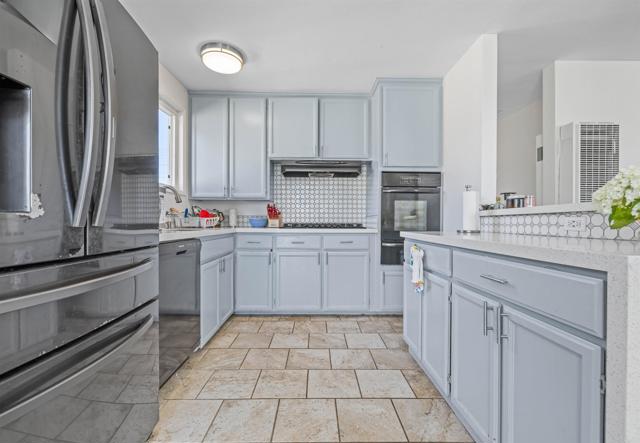 Detail Gallery Image 9 of 29 For 4773 Aberdeen St, San Diego,  CA 92117 - 3 Beds | 2 Baths