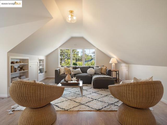 120 Hazel Ln, Piedmont CA: https://media.crmls.org/mediaz/1d414e06-aec1-4a40-a958-86705f303b51.jpg