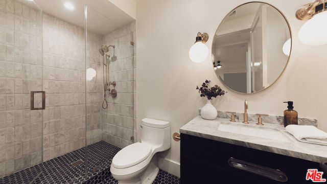 5 Bed Home for Sale in Los Angeles, California