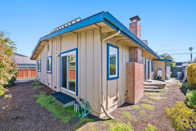 208 Valencia Avenue, Aptos CA: https://media.crmls.org/mediaz/1d41e714-dec6-47f6-9103-99bb07a629c8.jpg
