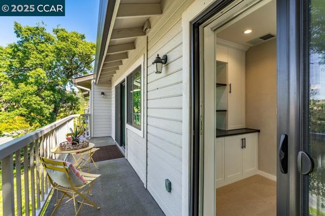 4332 Terra Granada Dr, Walnut Creek CA: https://media.crmls.org/mediaz/1d421bd2-7085-46f9-9580-e108bf78d893.jpg