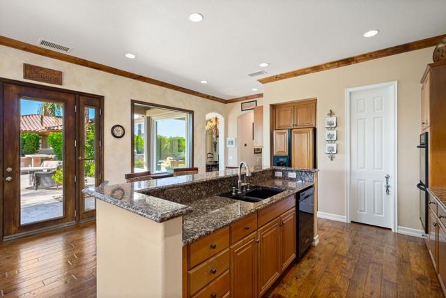 326 Loch Lomond Road, Rancho Mirage CA: https://media.crmls.org/mediaz/1d42f00a-d1e3-4f1d-a7a9-b8611a07e747.jpg