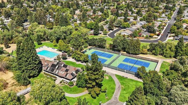 550 El Capitan Drive, Danville CA: https://media.crmls.org/mediaz/1d4342b4-b256-4c98-8a5d-f2c8e10906dc.jpg