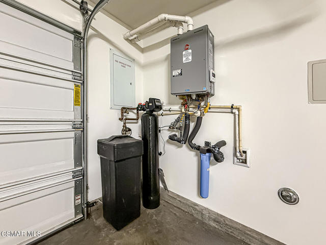 1953 Cottage Drive, Simi Valley CA: https://media.crmls.org/mediaz/1d43c2fa-5e1a-4cbb-8aff-9173fffce6e1.jpg