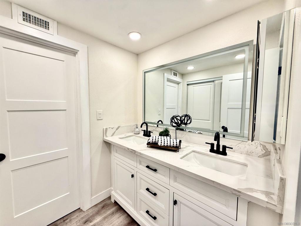 MLS #250042601SD image #12