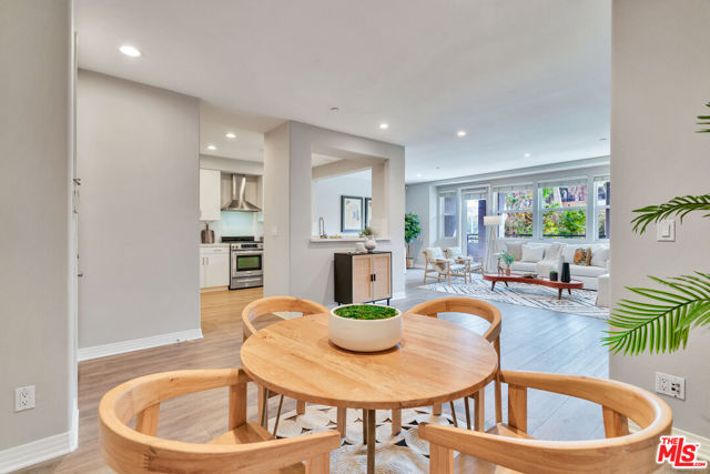 7100 Playa Vista Drive, Playa Vista CA: https://media.crmls.org/mediaz/1d442be7-4550-4005-9886-8aa55108ce21.jpg