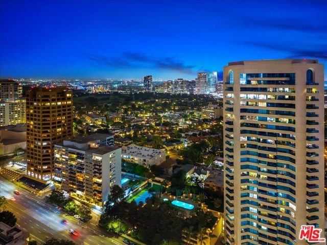 10490 Wilshire Boulevard, Los Angeles CA: https://media.crmls.org/mediaz/1d444db1-0cdf-498f-ae78-9102a83751af.jpg