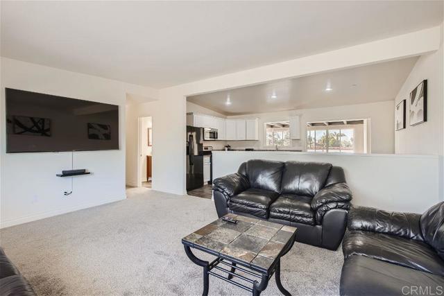 Detail Gallery Image 5 of 19 For 1338 Olive Ave, Vista,  CA 92083 - 4 Beds | 2 Baths