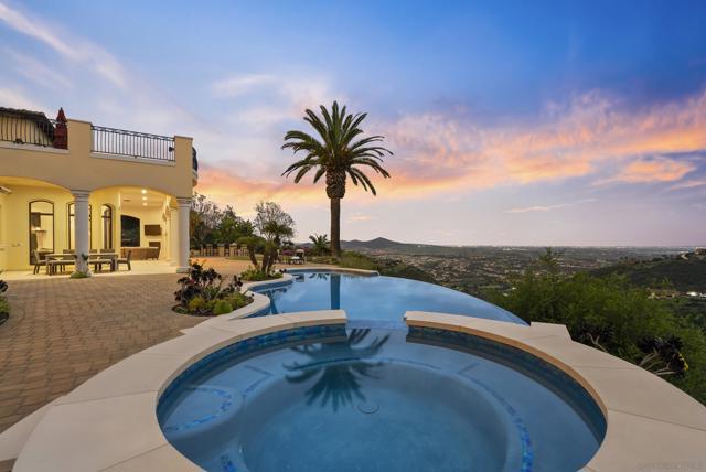 18233 Via Ambiente, Rancho Santa Fe CA: https://media.crmls.org/mediaz/1d4531e2-c24a-4332-81cf-9a79e6494d2d.jpg