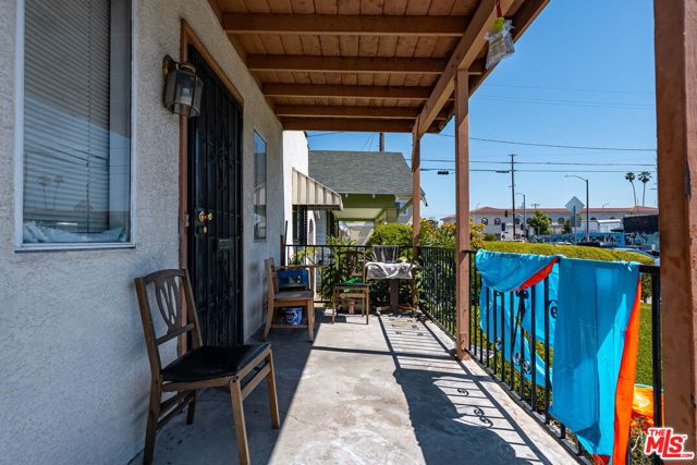 5415 5th Avenue, Los Angeles, California 90043, 3 Bedrooms Bedrooms, ,1 BathroomBathrooms,Single Family Residence,For Sale,5th,23296009