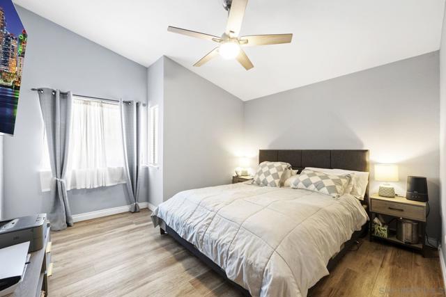 9997 Paseo Montril, San Diego CA: https://media.crmls.org/mediaz/1d457333-2931-41ed-9aff-de7f903e4ca5.jpg