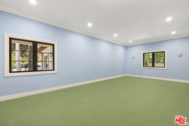 2325 Duxbury Circle, Los Angeles CA: https://media.crmls.org/mediaz/1d4689cb-113a-42aa-bcd5-3cb265d99ad1.jpg