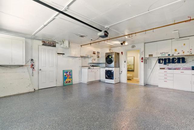 3225 Upper Lock Avenue, Belmont CA: https://media.crmls.org/mediaz/1d46dca6-fa6e-4473-a31f-00a15ef4ce77.jpg