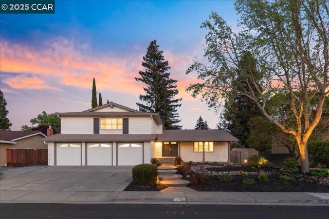 2551 Toltec Cir, San Ramon CA: https://media.crmls.org/mediaz/1d472fd7-2afe-4c43-bb4e-3de3cce3efa3.jpg