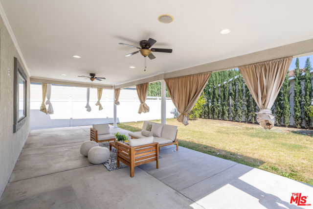 15065 Vose Street, Van Nuys CA: https://media.crmls.org/mediaz/1d477843-5fe8-4197-88ca-55dacec36d91.jpg