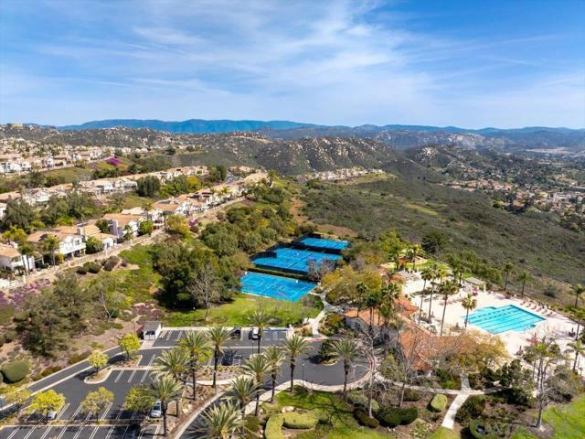 2412 Starlight Gln, Escondido CA: https://media.crmls.org/mediaz/1d479eb8-044a-48c1-97e8-88f07b20dbed.jpg